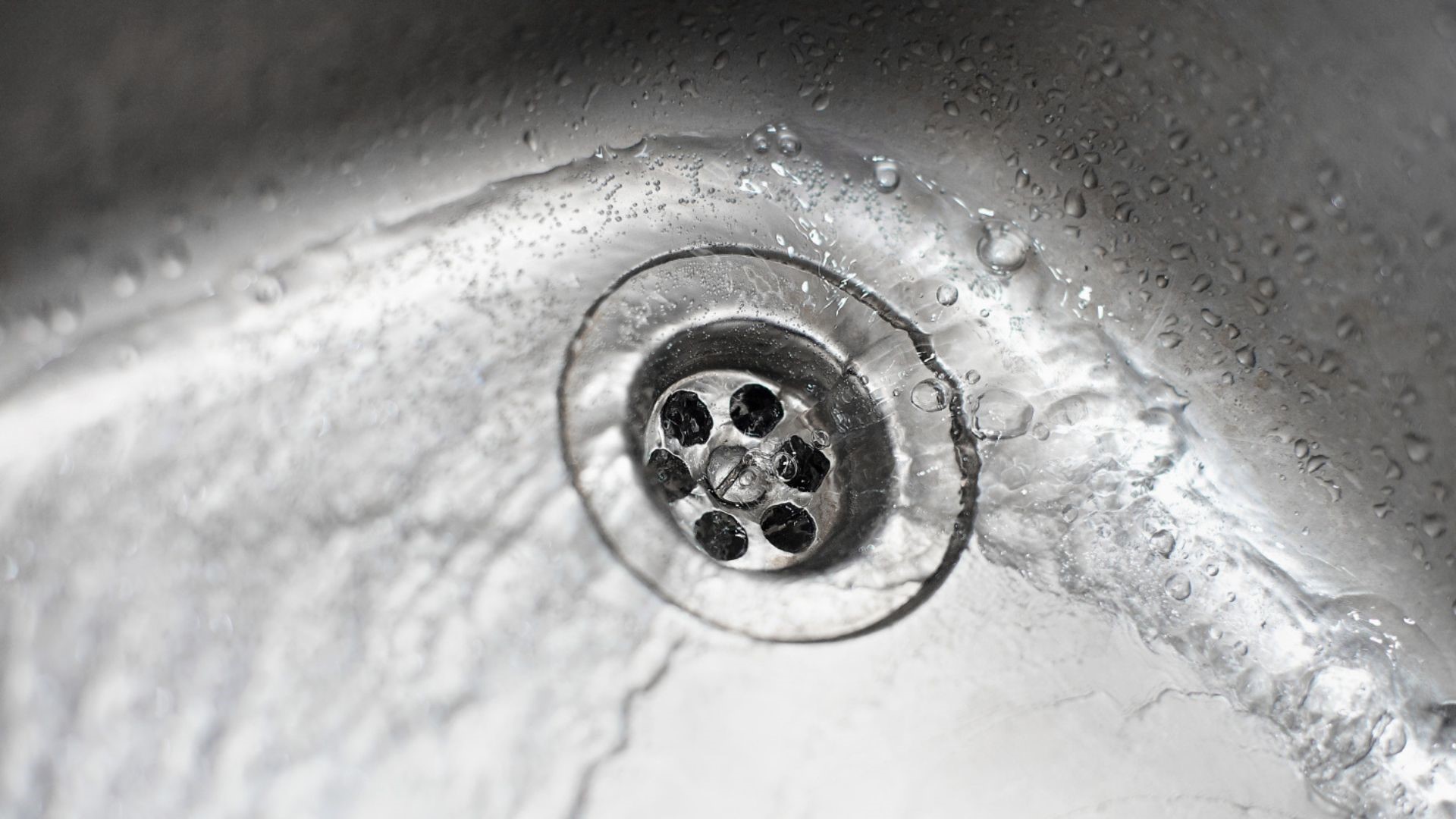 How to Keep Drains from Clogging According to the Plumbers